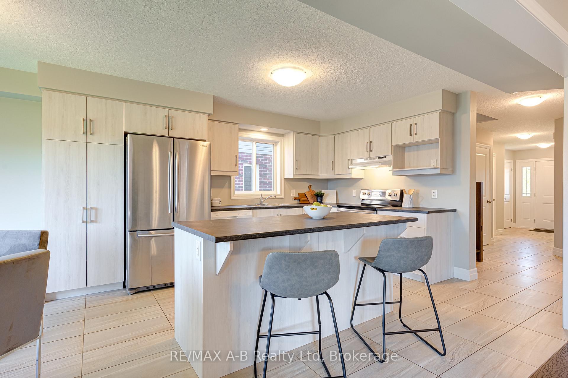 Photo 10 of 88 Davidson Drive, Stratford — HOMEH
