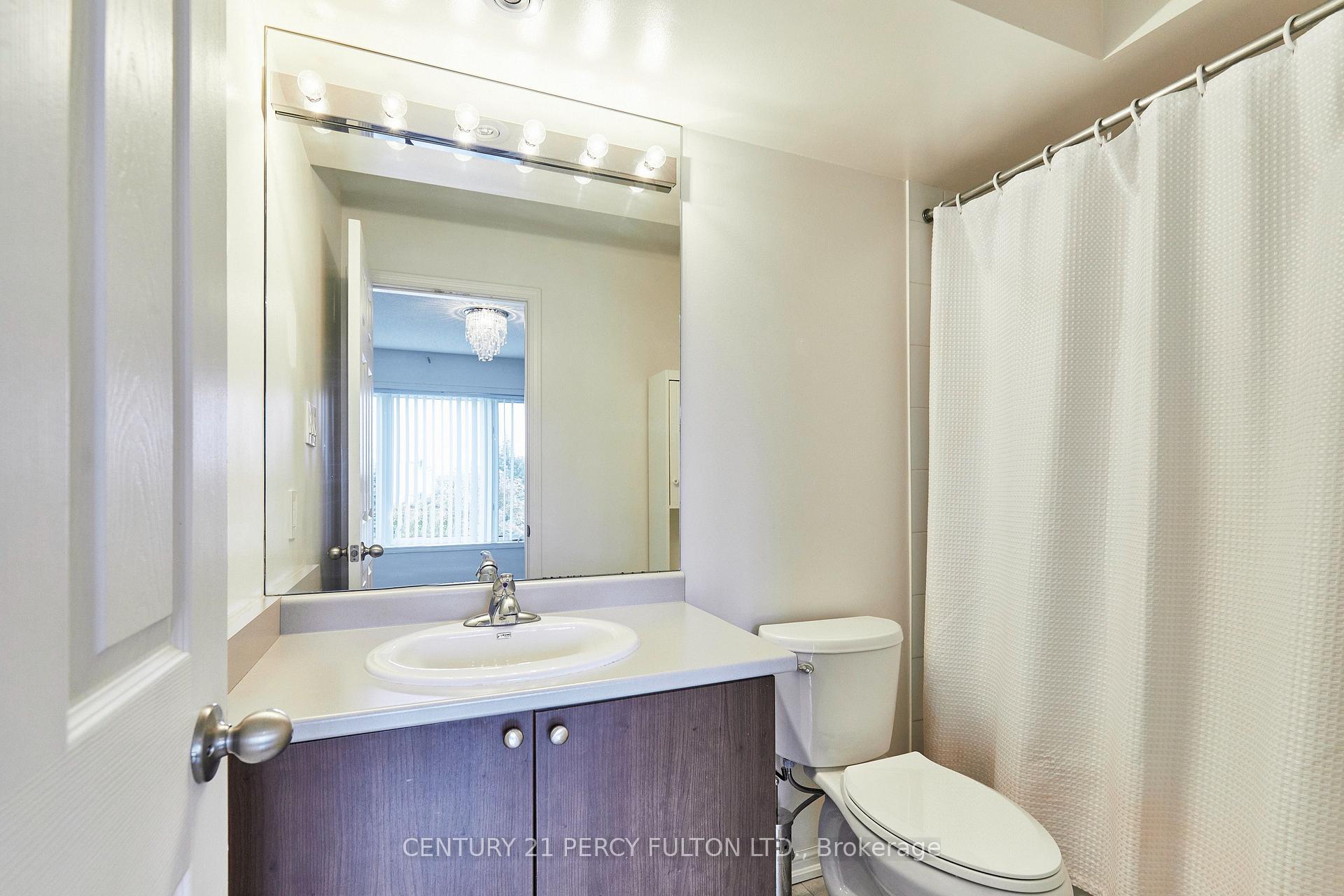 Photo 4 of 15951 Bayview Avenue, Aurora, Bayview Northeast — HOMEH