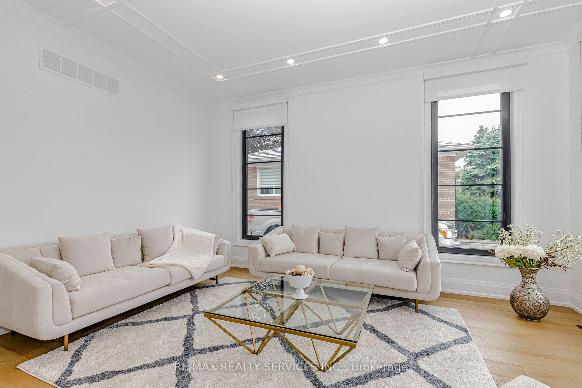 Photo 5 of 94 Vista Boulevard, Mississauga, Streetsville — HOMEH