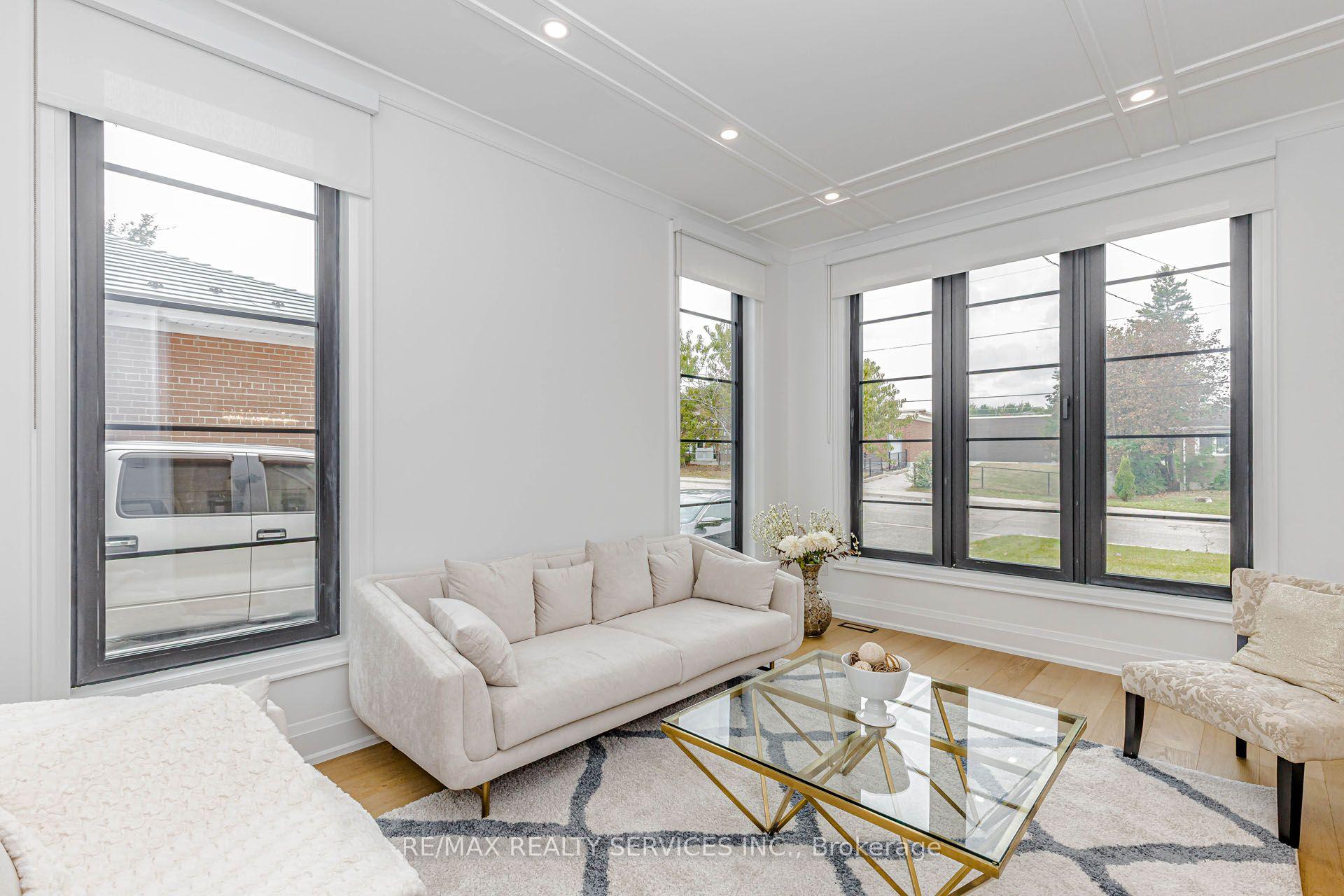 Photo 6 of 94 Vista Boulevard, Mississauga, Streetsville — HOMEH