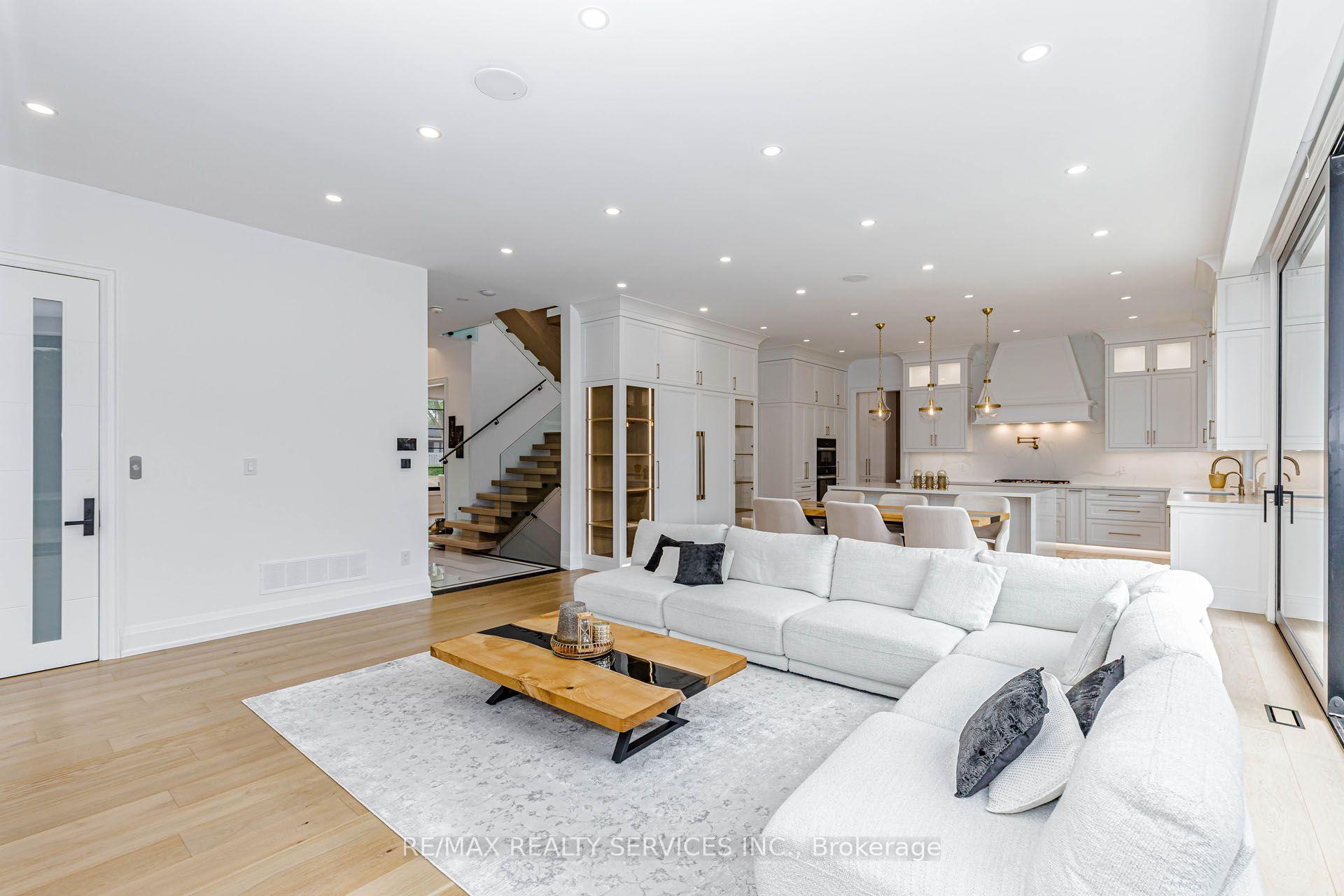 Photo 10 of 94 Vista Boulevard, Mississauga, Streetsville — HOMEH