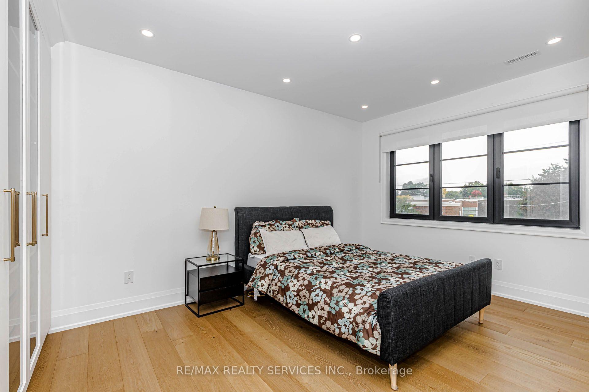 Photo 29 of 94 Vista Boulevard, Mississauga, Streetsville — HOMEH