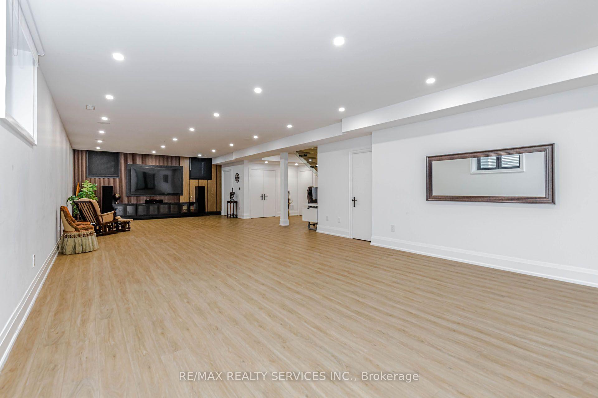 Photo 40 of 94 Vista Boulevard, Mississauga, Streetsville — HOMEH