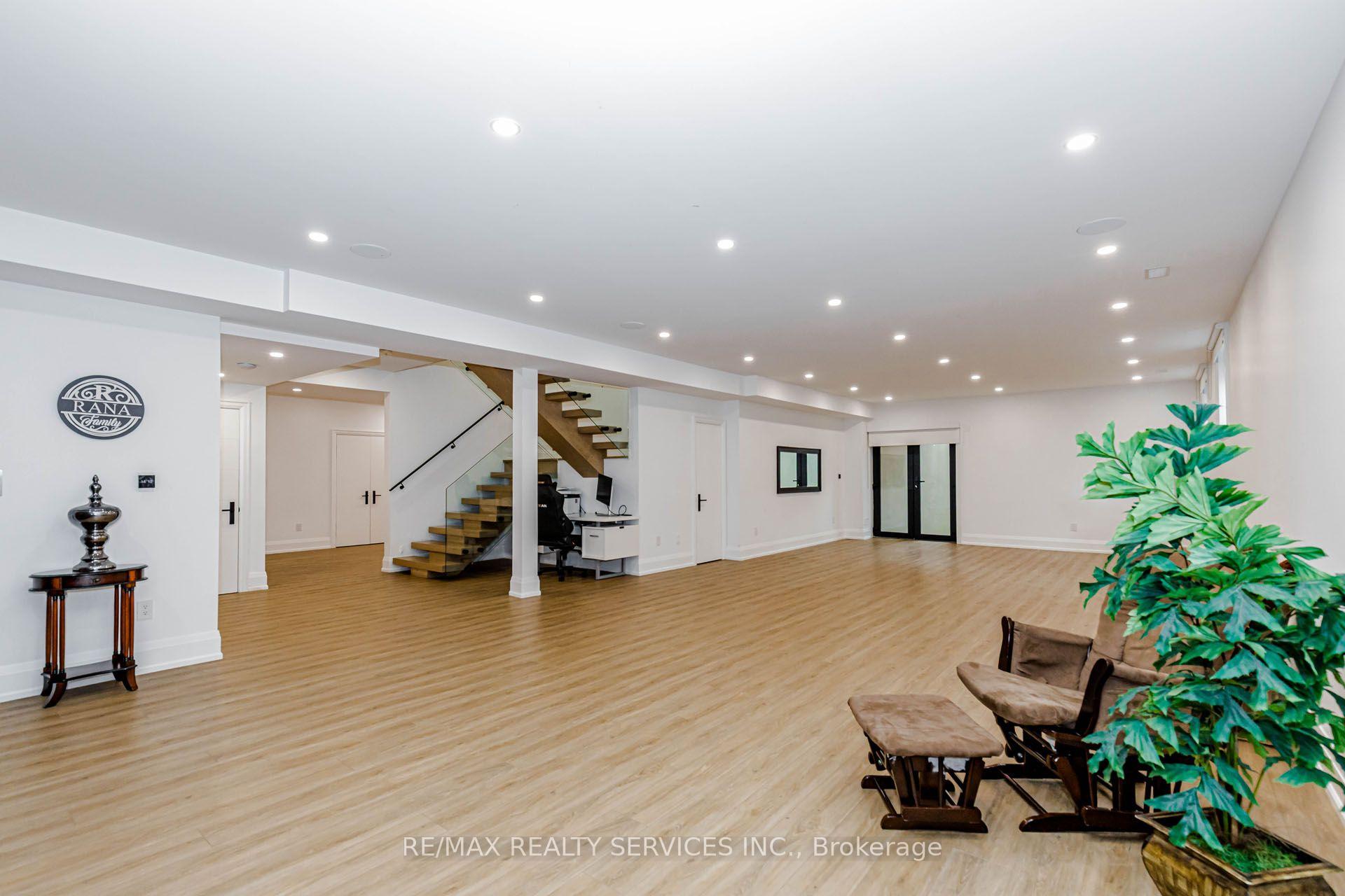 Photo 41 of 94 Vista Boulevard, Mississauga, Streetsville — HOMEH