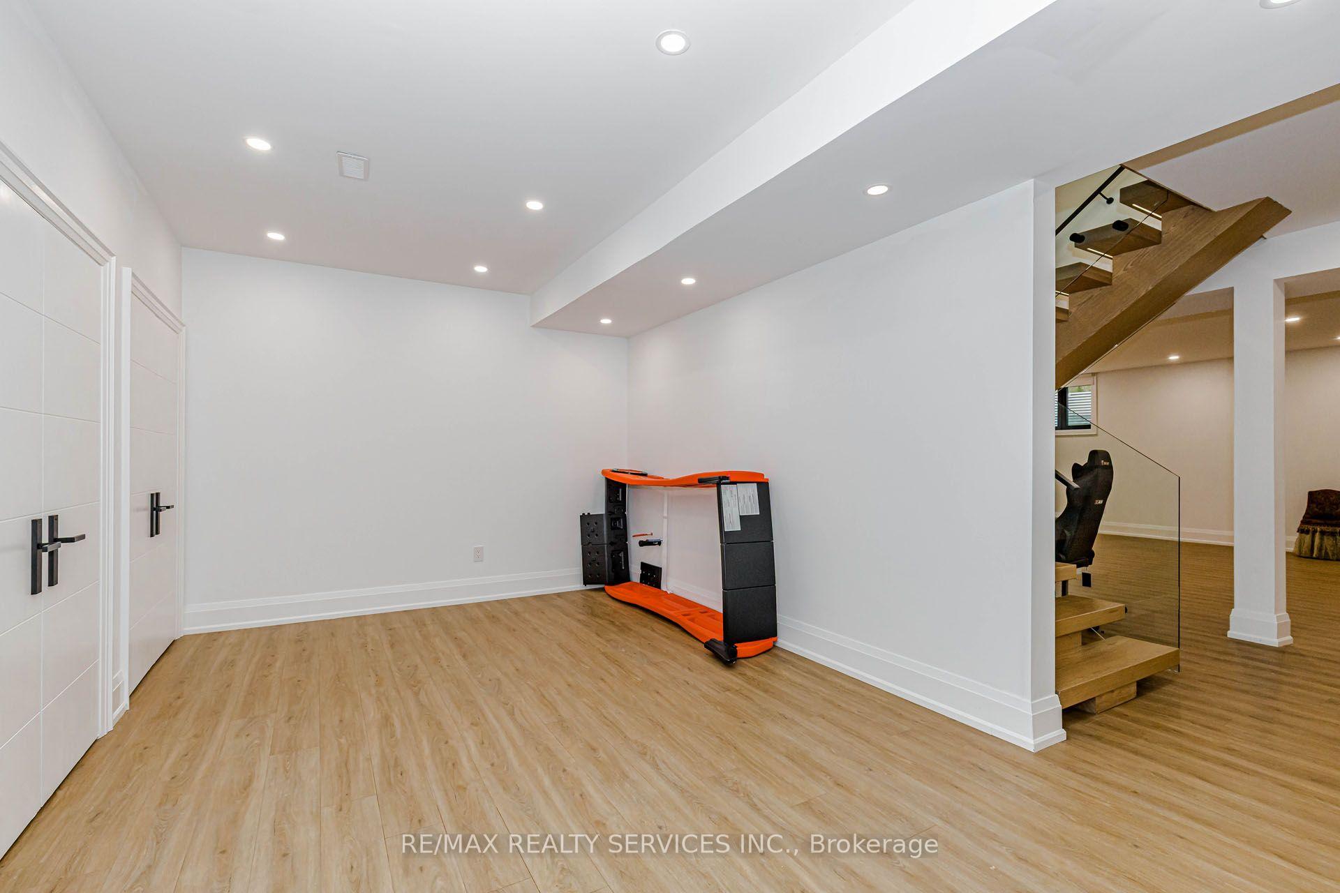 Photo 42 of 94 Vista Boulevard, Mississauga, Streetsville — HOMEH