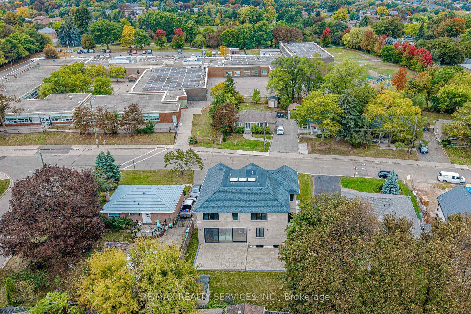 Photo 49 of 94 Vista Boulevard, Mississauga, Streetsville — HOMEH