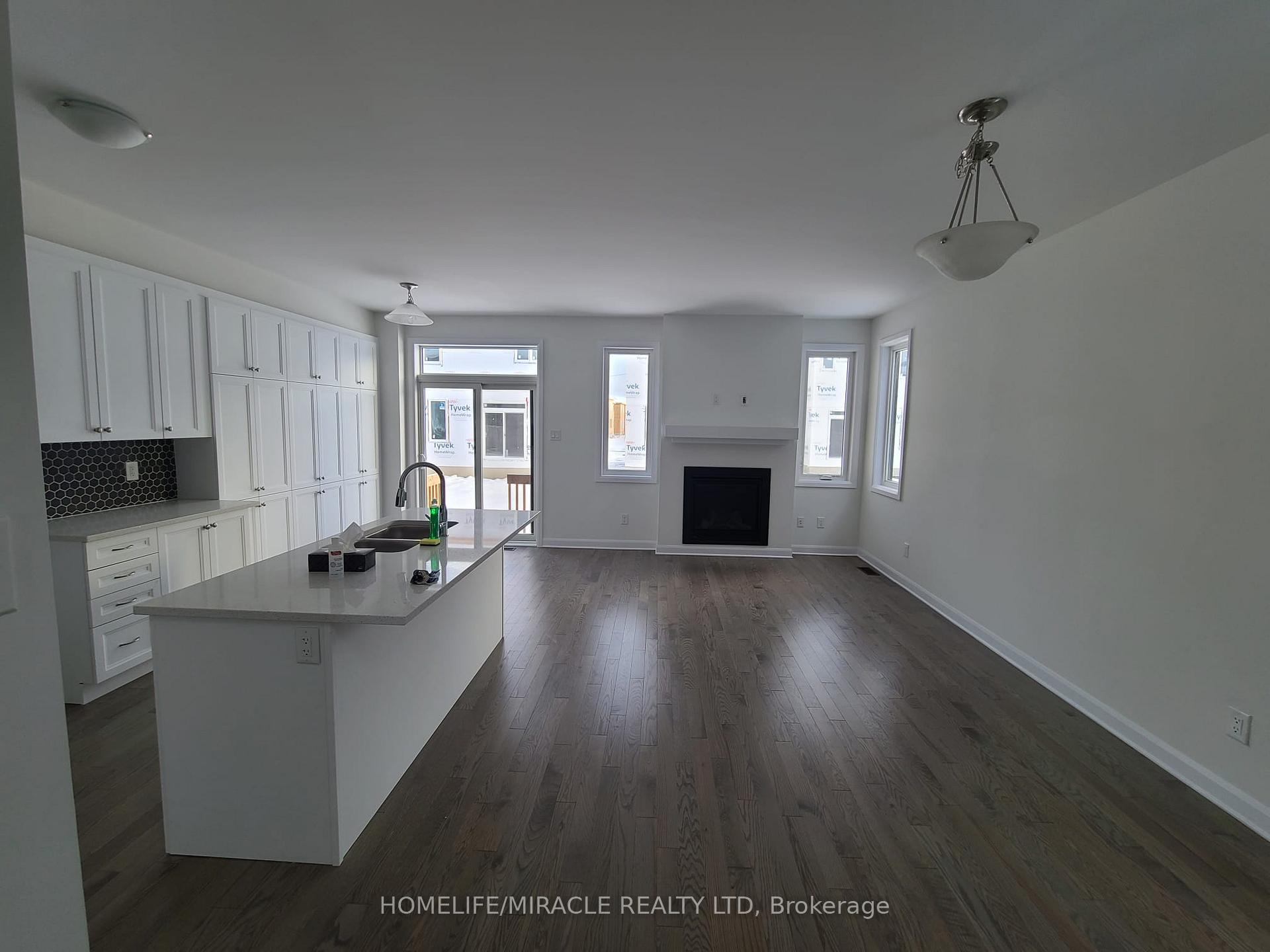 Photo 3 of 231 Clonrush Way, Ottawa, Kanata - Kanata Lakes/Heritage Hills — HOMEH