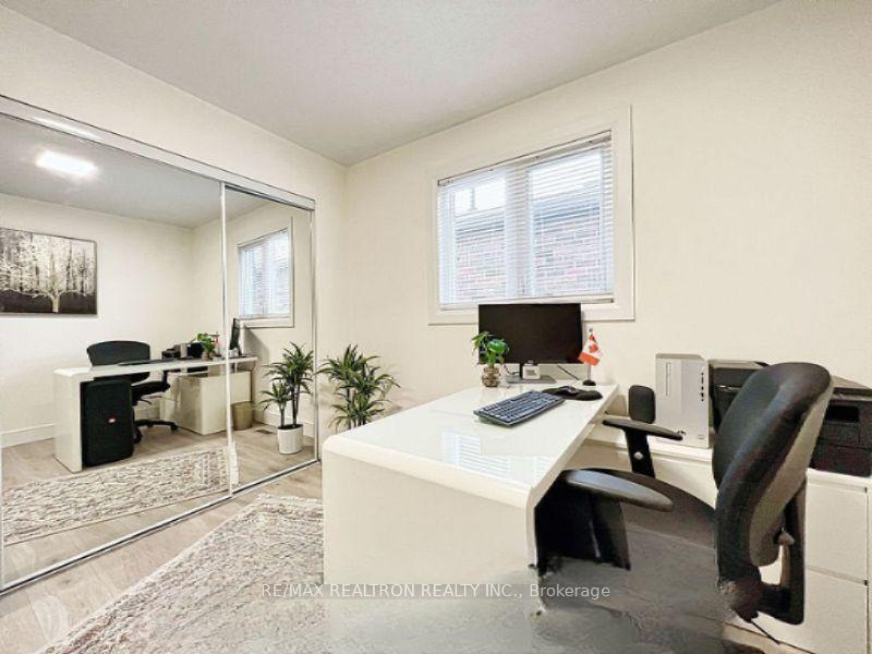 Photo 15 of 9 Checker Court, Vaughan, Brownridge — HOMEH