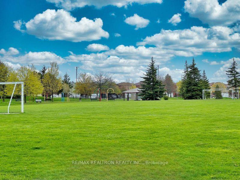 Photo 30 of 9 Checker Court, Vaughan, Brownridge — HOMEH