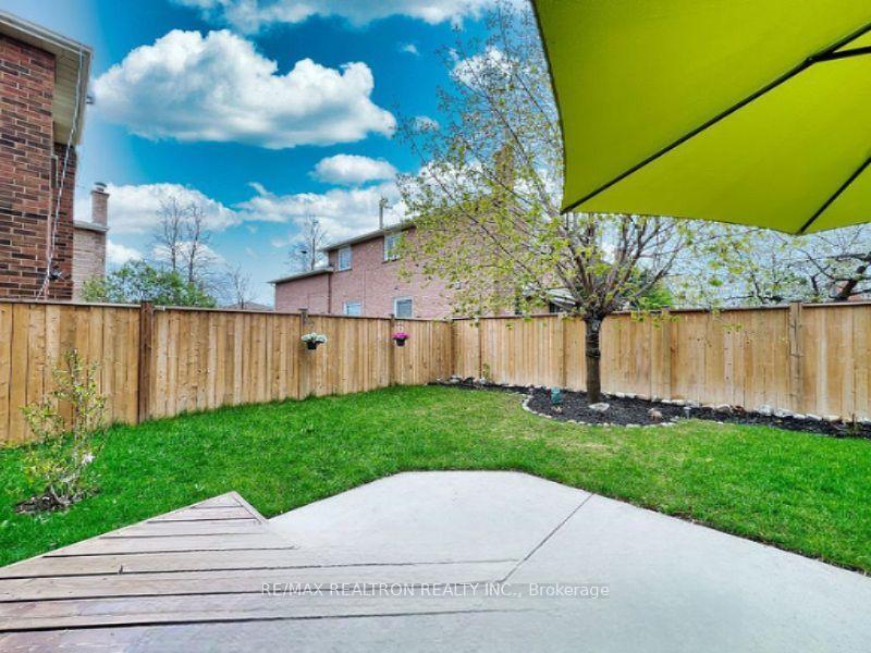 Photo 26 of 9 Checker Court, Vaughan, Brownridge — HOMEH