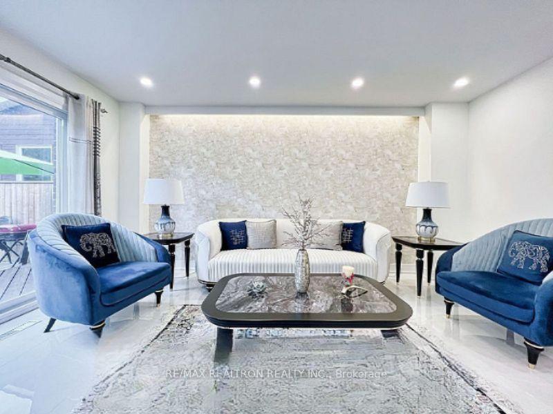 Photo 11 of 9 Checker Court, Vaughan, Brownridge — HOMEH