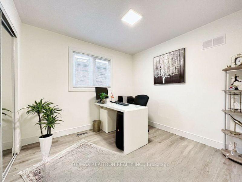 Photo 17 of 9 Checker Court, Vaughan, Brownridge — HOMEH
