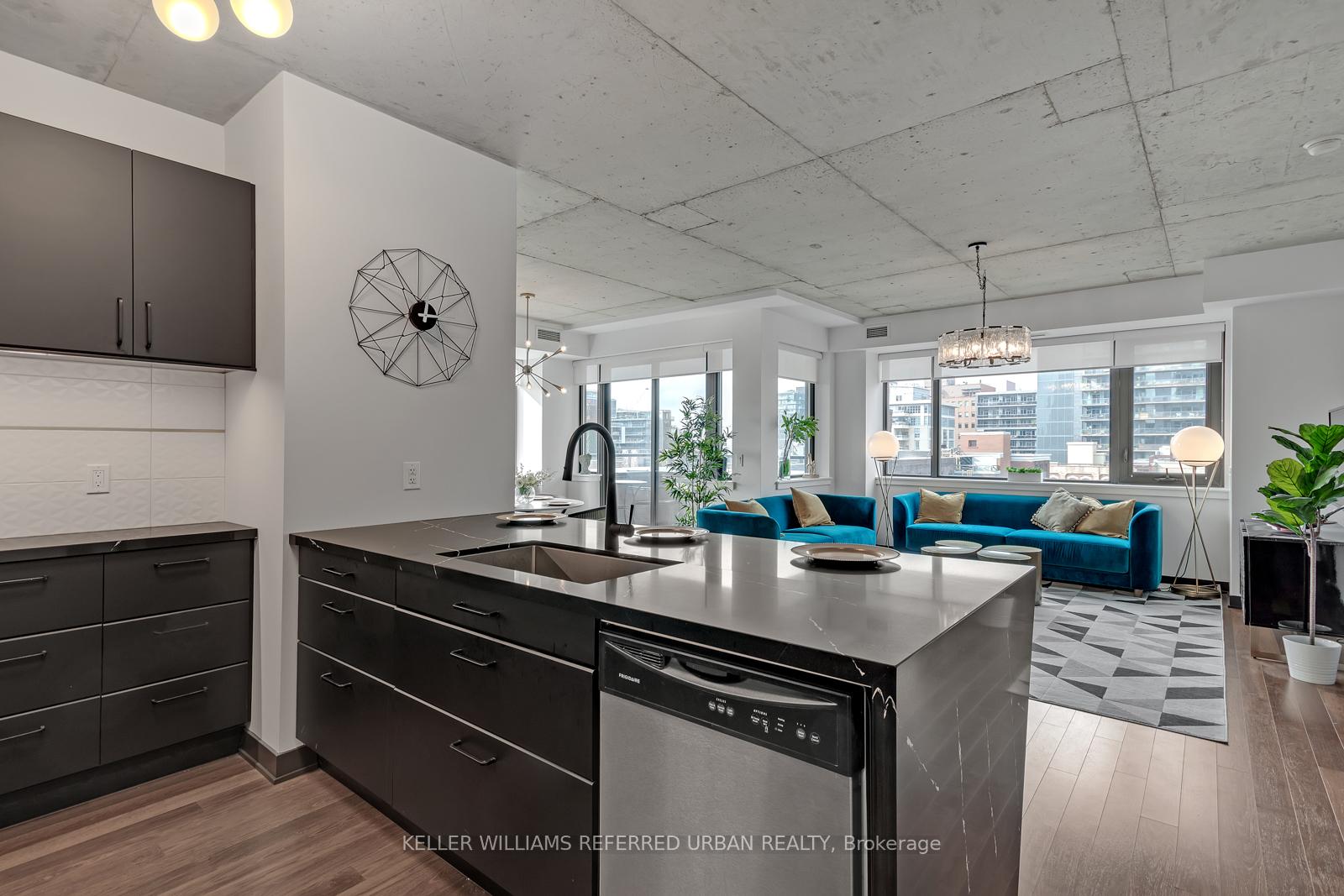 Photo 3 of Unit 710, 400 Wellington Street W, Toronto, Waterfront Communities — HOMEH