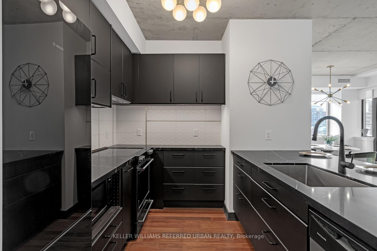 Photo 4 of Unit 710, 400 Wellington Street W, Toronto, Waterfront Communities — HOMEH