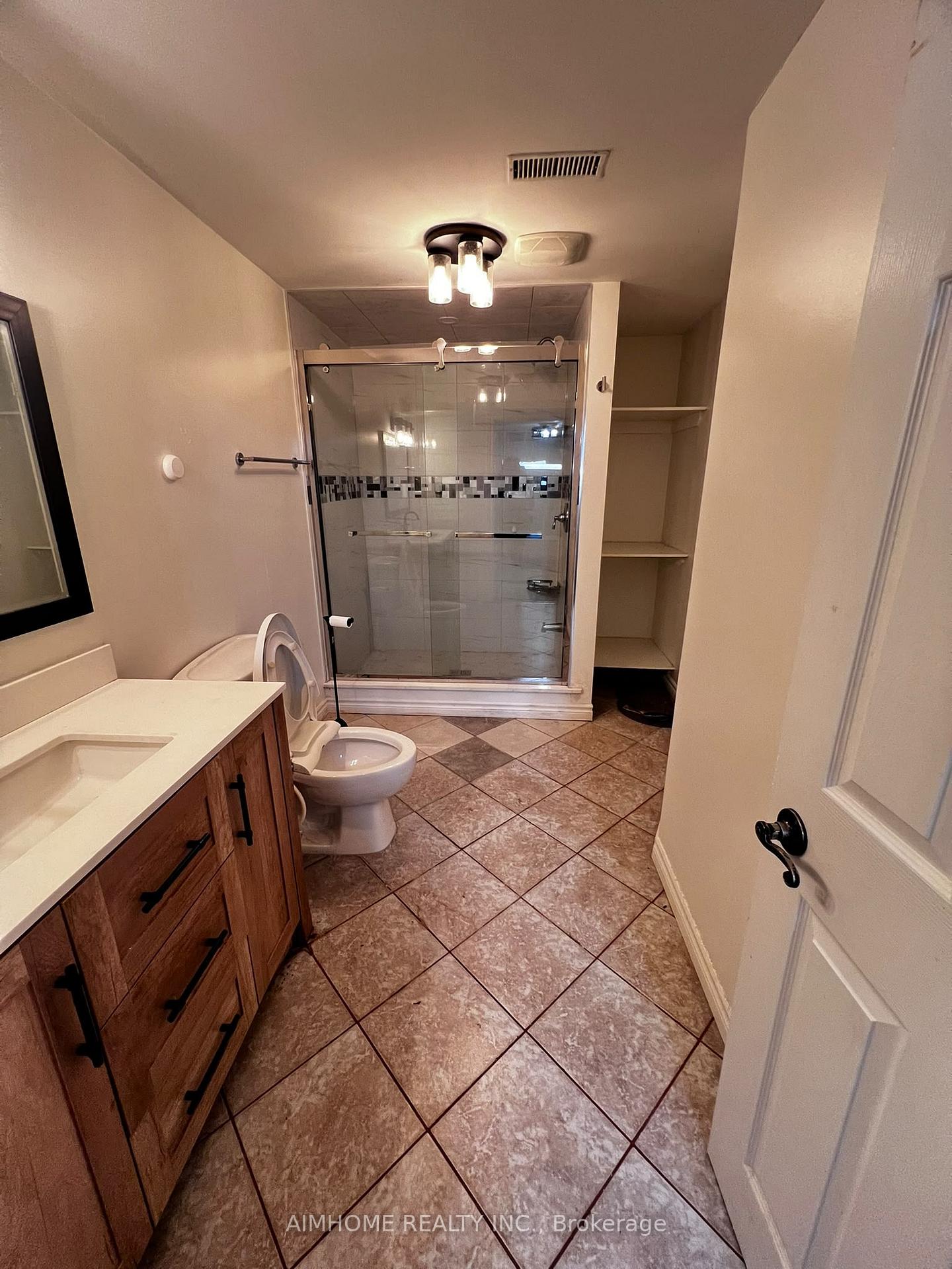 Photo 11 of 676 Balsam Crescent, Oshawa, Lakeview — HOMEH