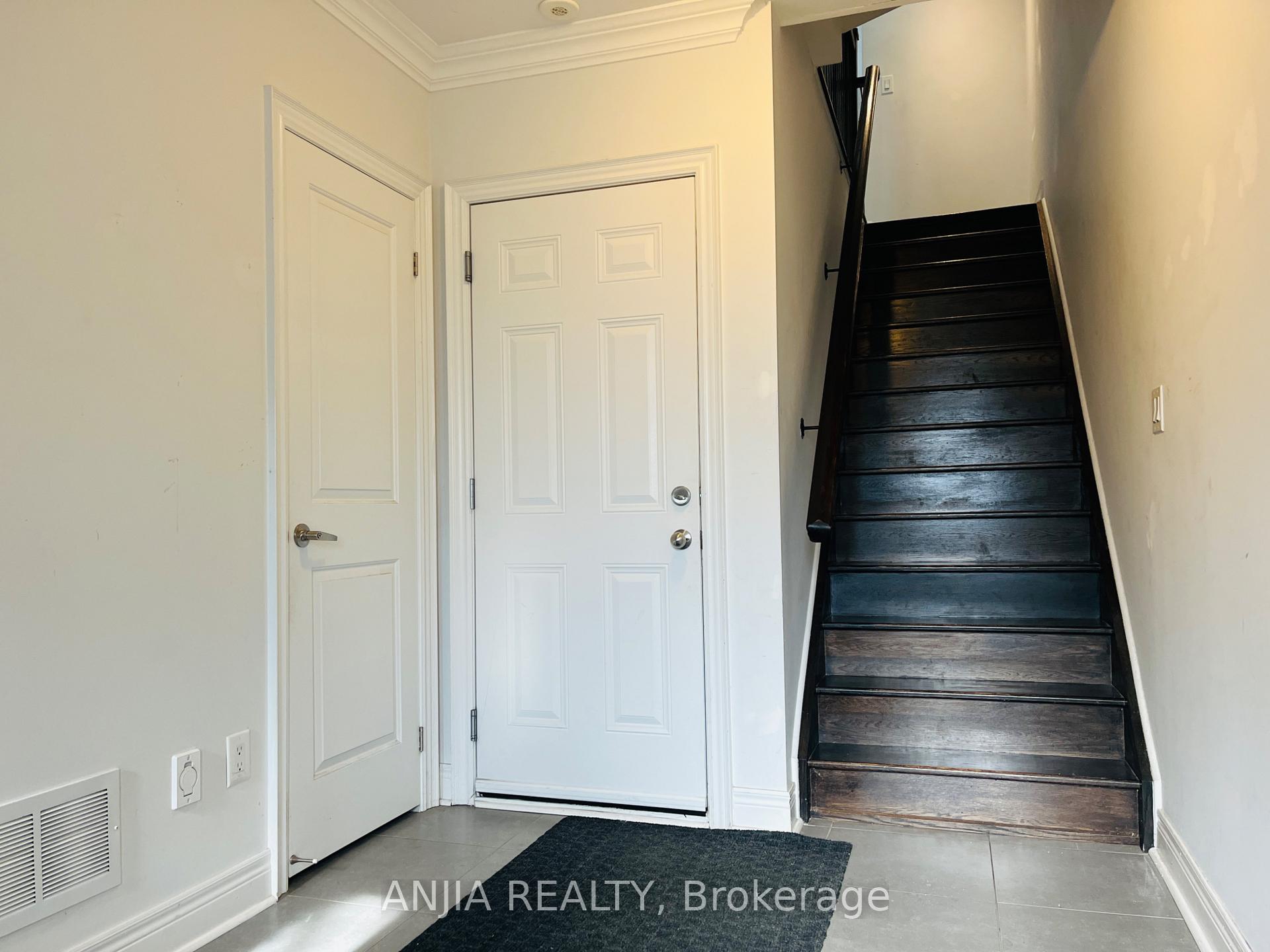 Photo 2 of Unit 29, 1812 Burnhamthorpe Road E, Mississauga, Applewood — HOMEH