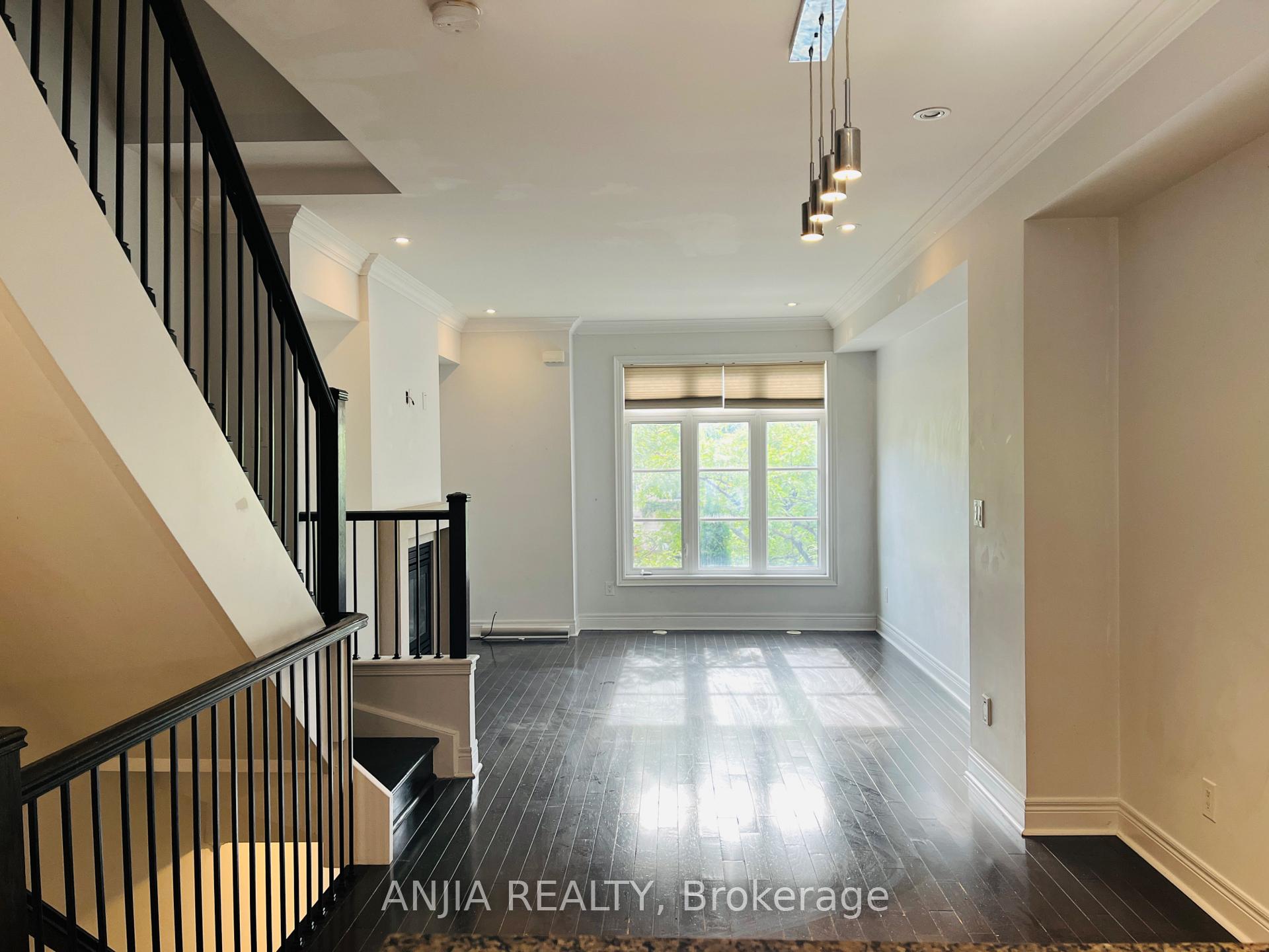 Photo 4 of Unit 29, 1812 Burnhamthorpe Road E, Mississauga, Applewood — HOMEH