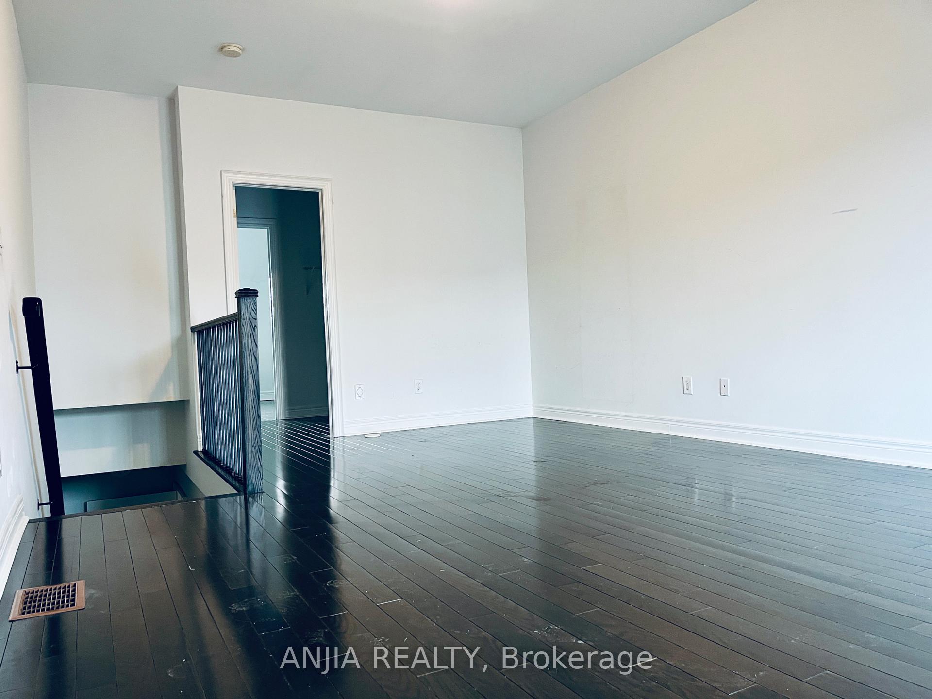 Photo 9 of Unit 29, 1812 Burnhamthorpe Road E, Mississauga, Applewood — HOMEH