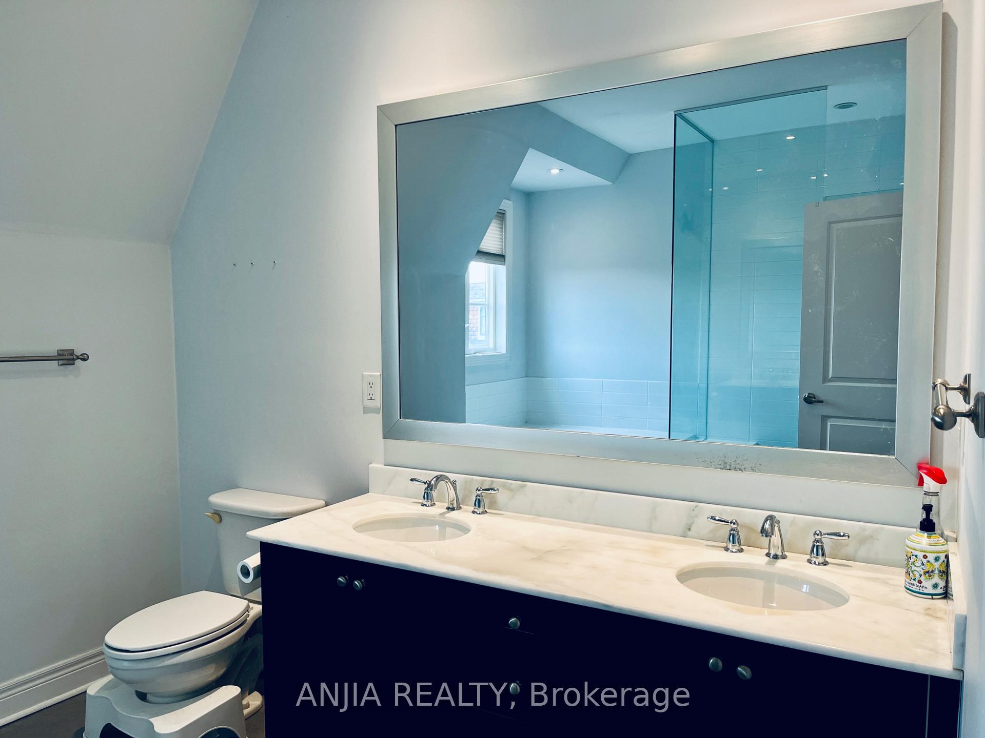 Photo 12 of Unit 29, 1812 Burnhamthorpe Road E, Mississauga, Applewood — HOMEH
