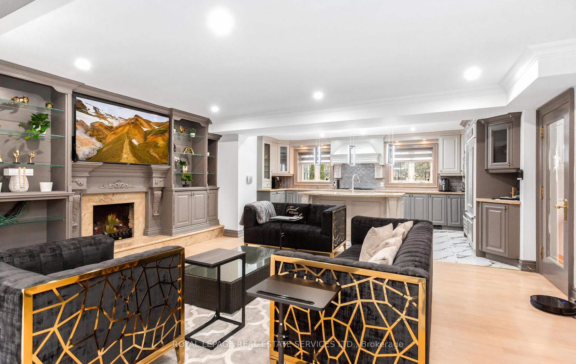 Photo 11 of 197 The Bridle Path, North York, Bridle Path-Sunnybrook-York Mills — HOMEH