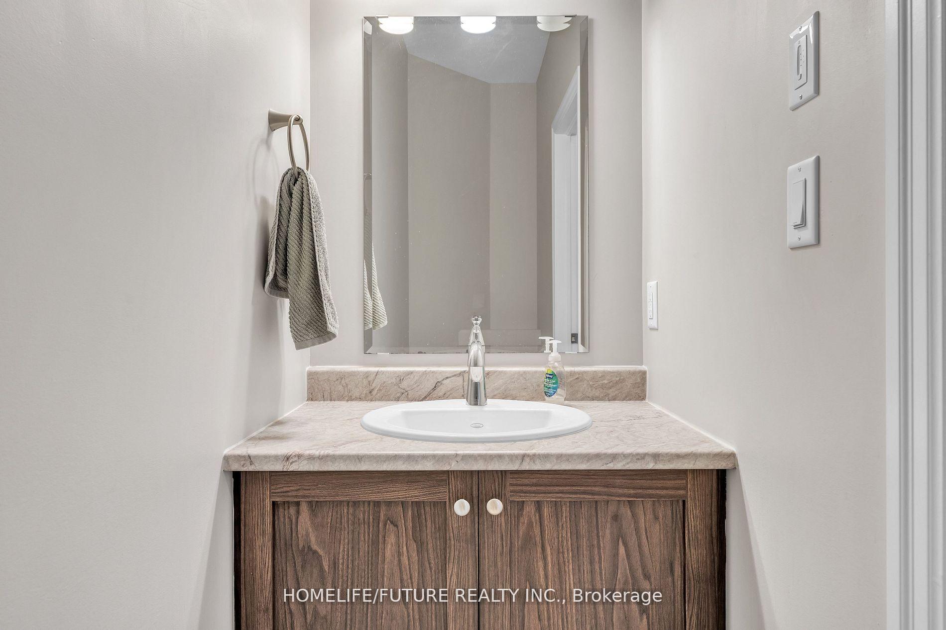 Photo 15 of 1508 Berkshire Drive, Kingston, City Northwest — HOMEH