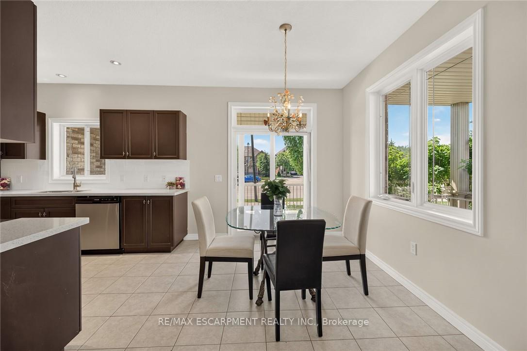 Photo 6 of 14 Ecker Lane, Hamilton, Binbrook — HOMEH