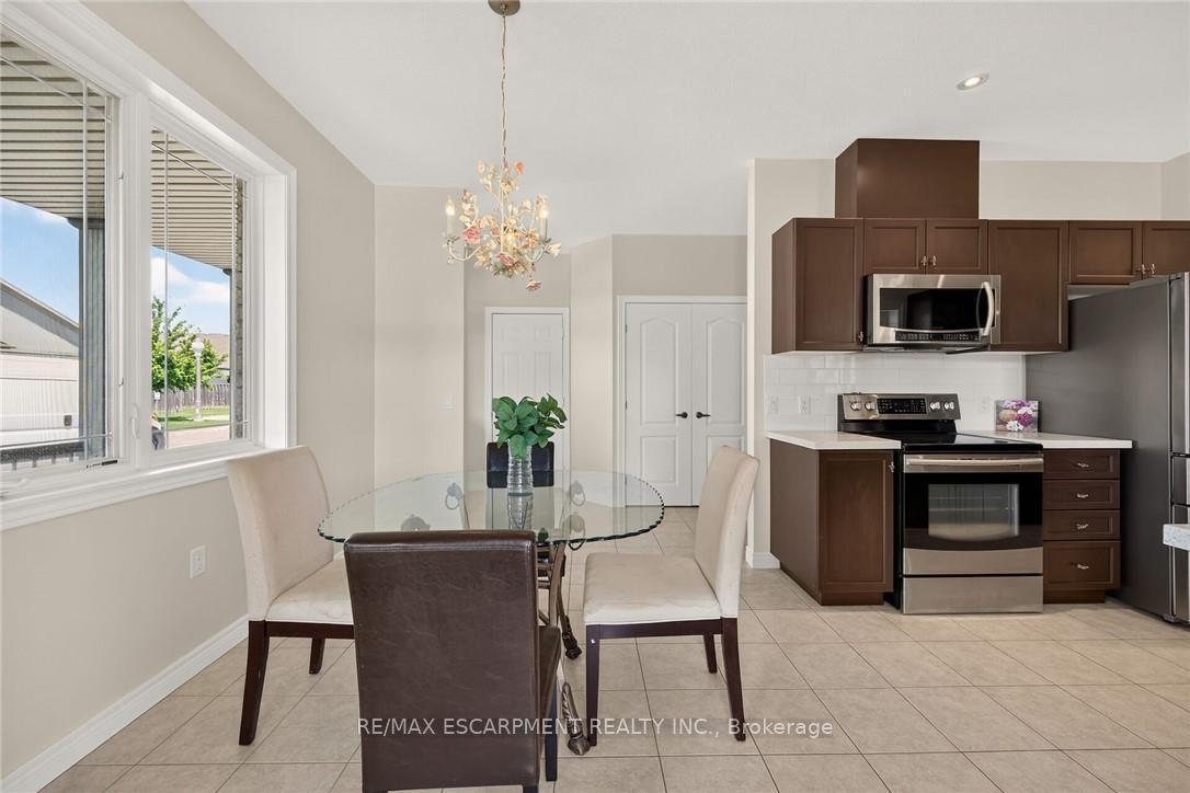 Photo 9 of 14 Ecker Lane, Hamilton, Binbrook — HOMEH