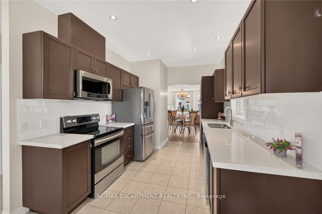 Photo 10 of 14 Ecker Lane, Hamilton, Binbrook — HOMEH