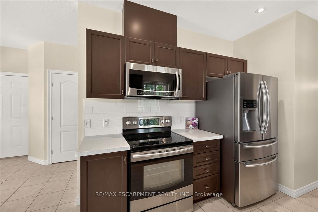 Photo 13 of 14 Ecker Lane, Hamilton, Binbrook — HOMEH