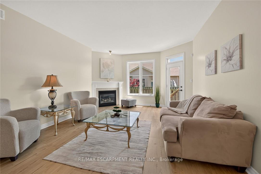 Photo 16 of 14 Ecker Lane, Hamilton, Binbrook — HOMEH