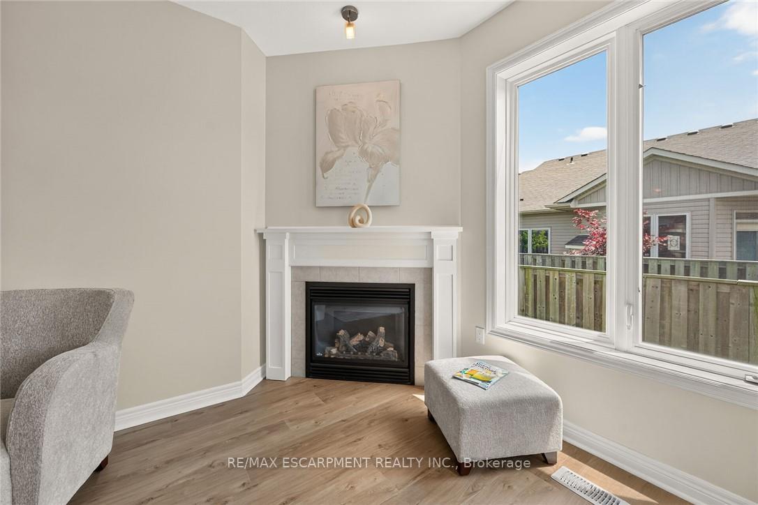 Photo 17 of 14 Ecker Lane, Hamilton, Binbrook — HOMEH