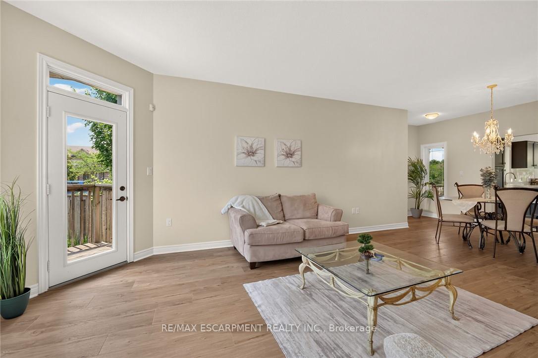Photo 19 of 14 Ecker Lane, Hamilton, Binbrook — HOMEH