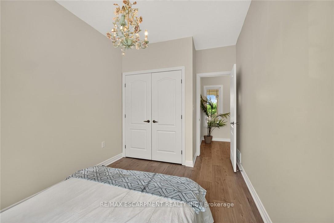 Photo 21 of 14 Ecker Lane, Hamilton, Binbrook — HOMEH