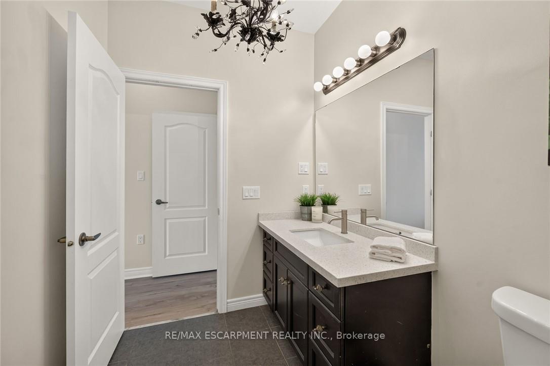 Photo 24 of 14 Ecker Lane, Hamilton, Binbrook — HOMEH