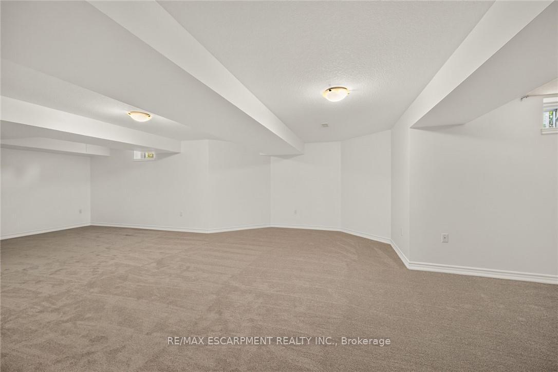 Photo 25 of 14 Ecker Lane, Hamilton, Binbrook — HOMEH