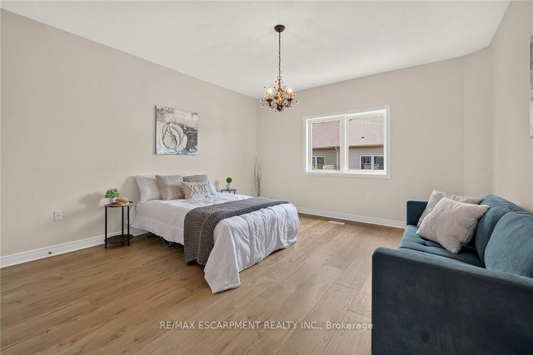 Photo 26 of 14 Ecker Lane, Hamilton, Binbrook — HOMEH