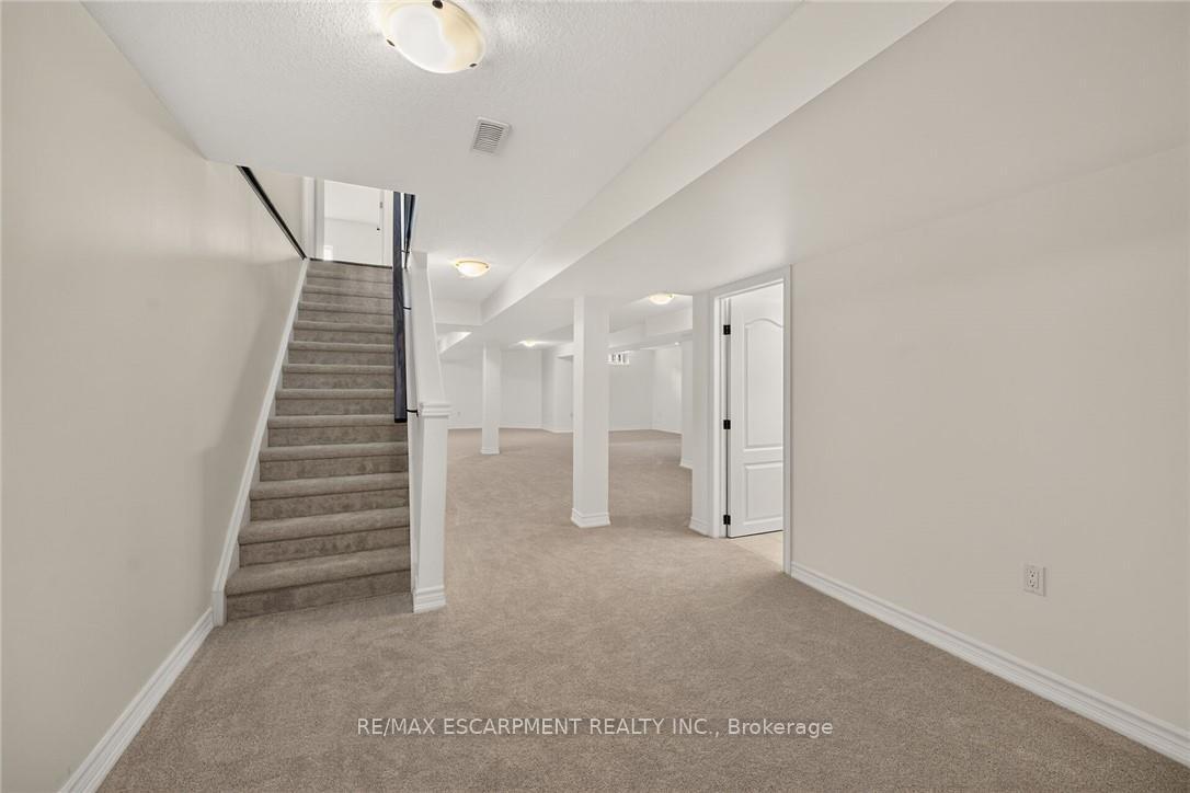 Photo 29 of 14 Ecker Lane, Hamilton, Binbrook — HOMEH