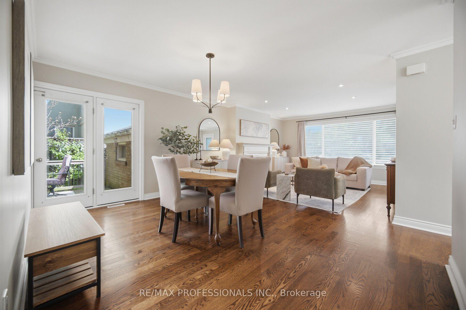 Photo 8 of 8 Beaverbrook Avenue, Etobicoke, Princess-Rosethorn — HOMEH