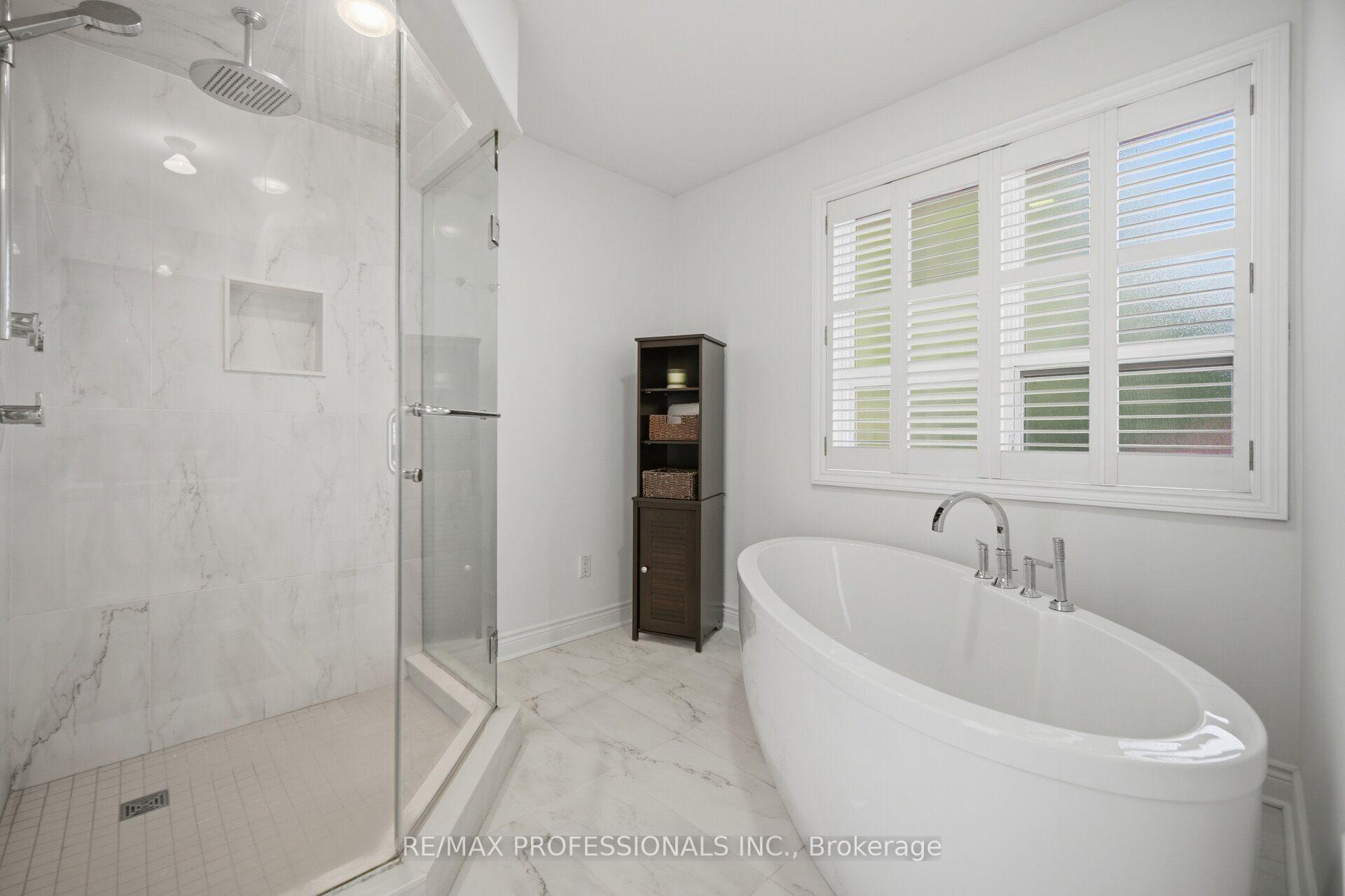 Photo 20 of 8 Beaverbrook Avenue, Etobicoke, Princess-Rosethorn — HOMEH