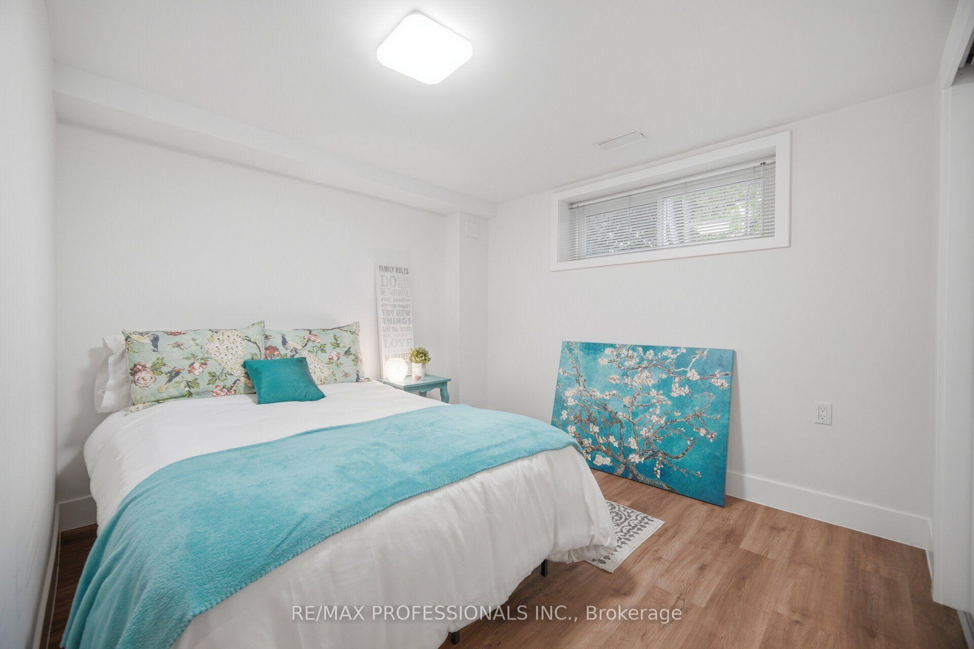 Photo 31 of 8 Beaverbrook Avenue, Etobicoke, Princess-Rosethorn — HOMEH