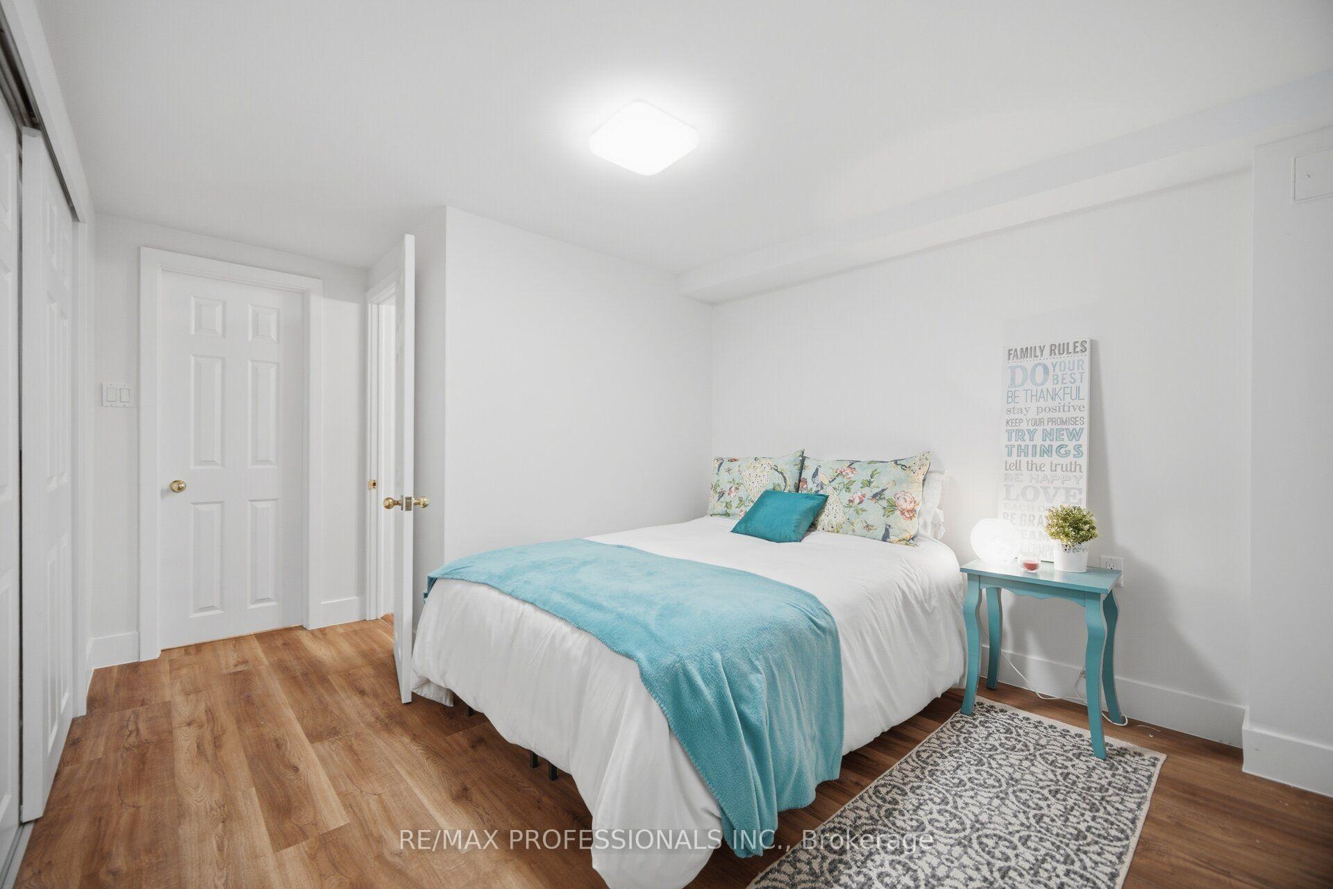 Photo 33 of 8 Beaverbrook Avenue, Etobicoke, Princess-Rosethorn — HOMEH