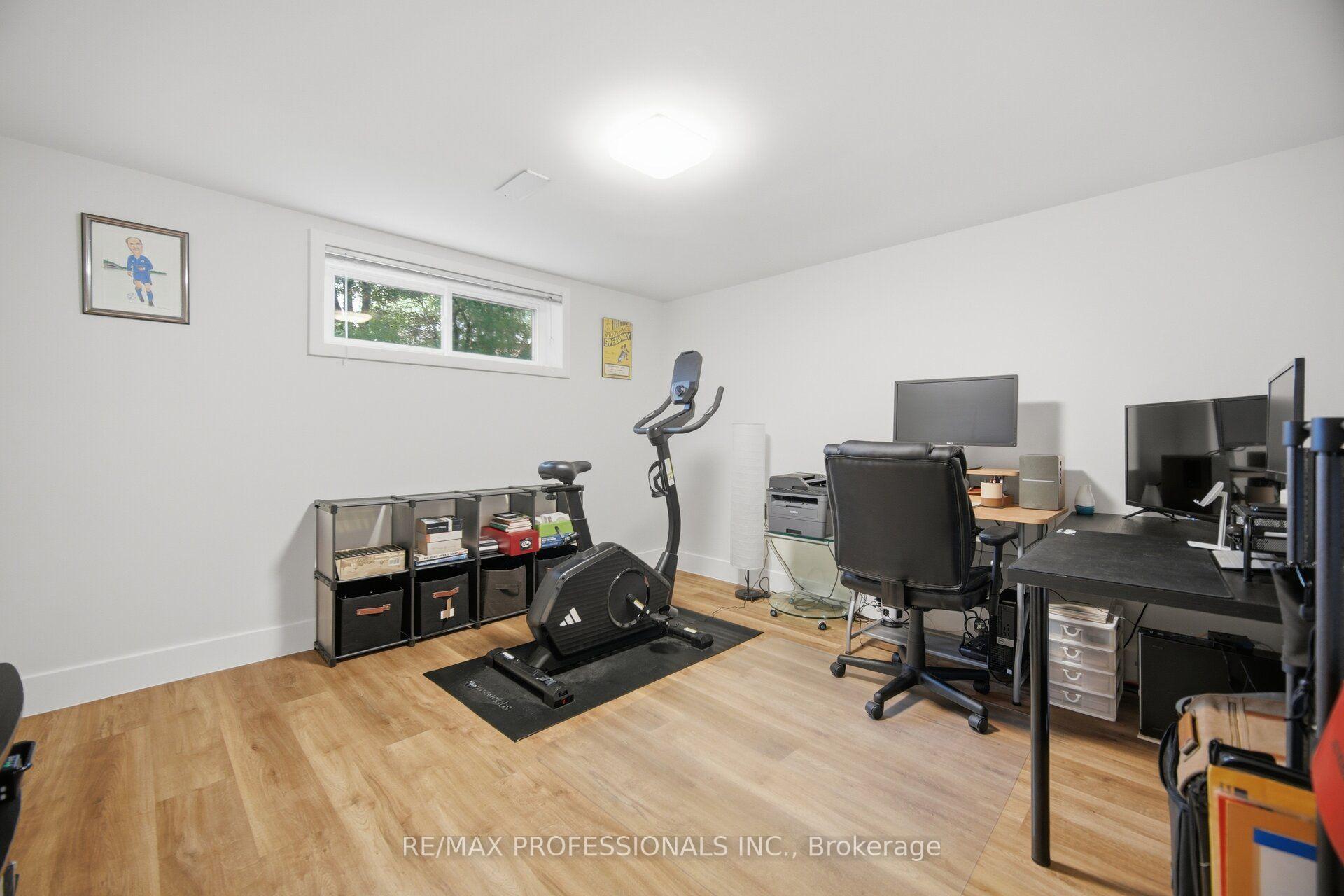 Photo 34 of 8 Beaverbrook Avenue, Etobicoke, Princess-Rosethorn — HOMEH