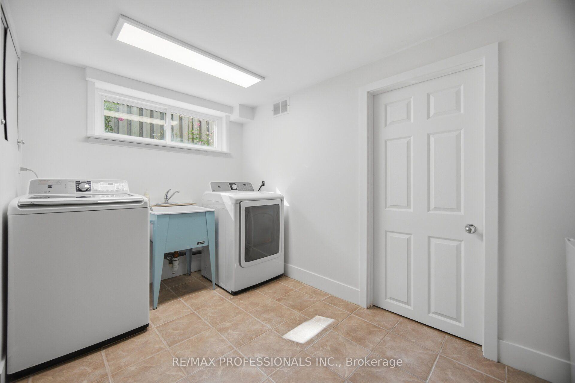 Photo 36 of 8 Beaverbrook Avenue, Etobicoke, Princess-Rosethorn — HOMEH