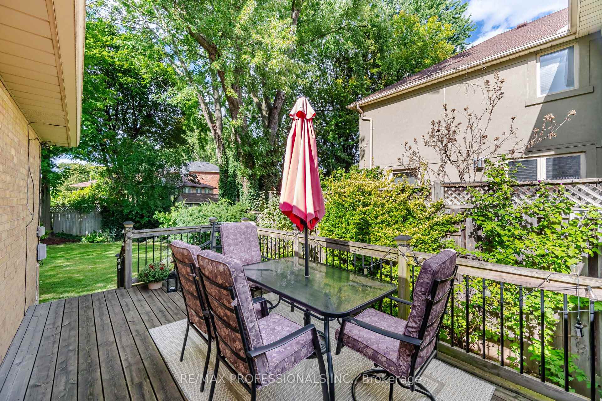Photo 38 of 8 Beaverbrook Avenue, Etobicoke, Princess-Rosethorn — HOMEH