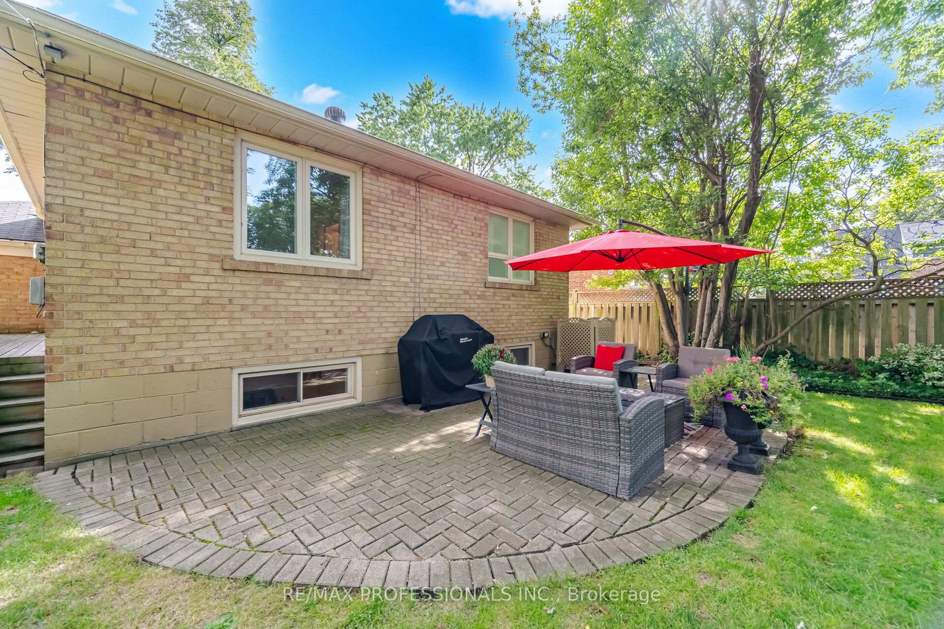 Photo 44 of 8 Beaverbrook Avenue, Etobicoke, Princess-Rosethorn — HOMEH