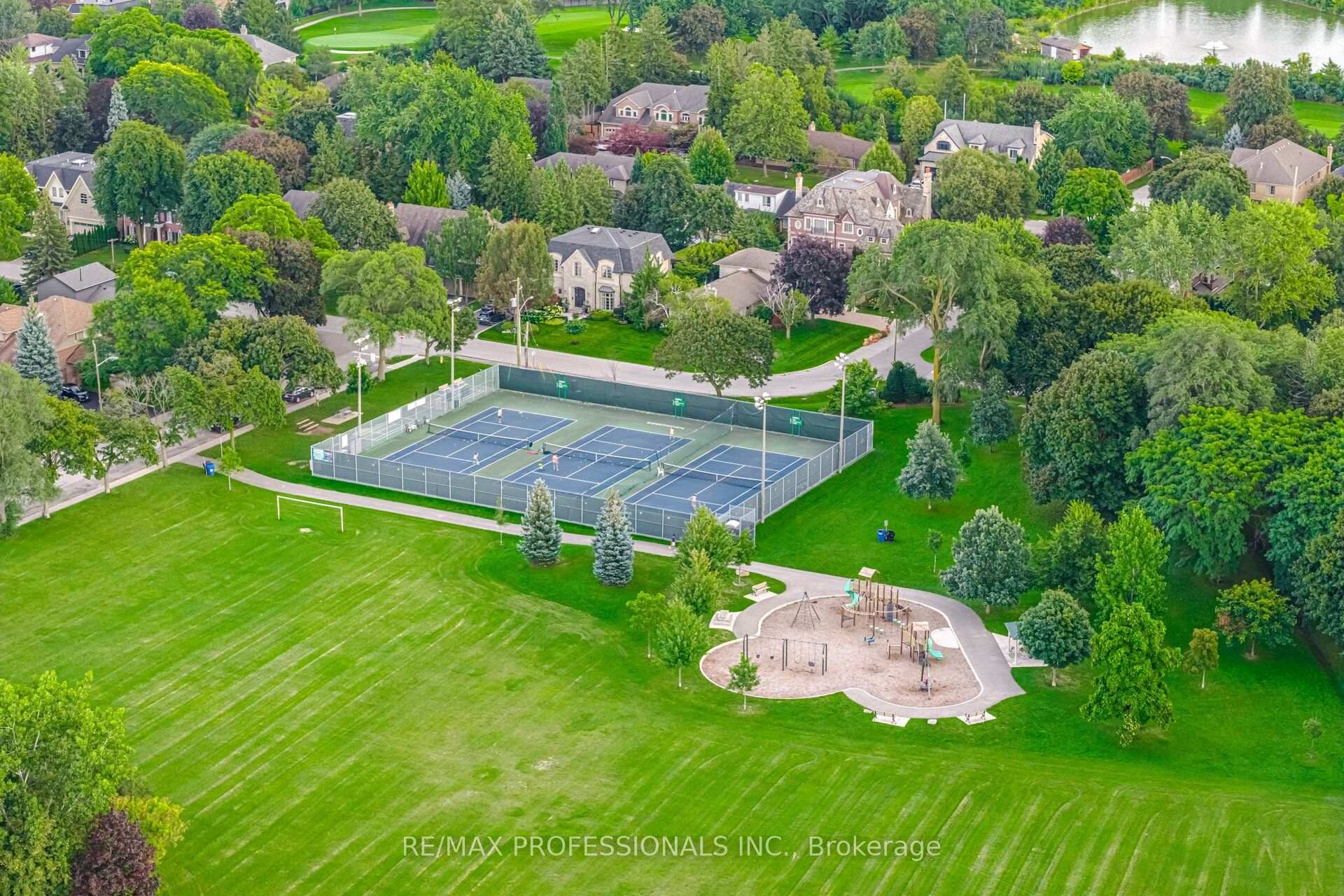 Photo 47 of 8 Beaverbrook Avenue, Etobicoke, Princess-Rosethorn — HOMEH
