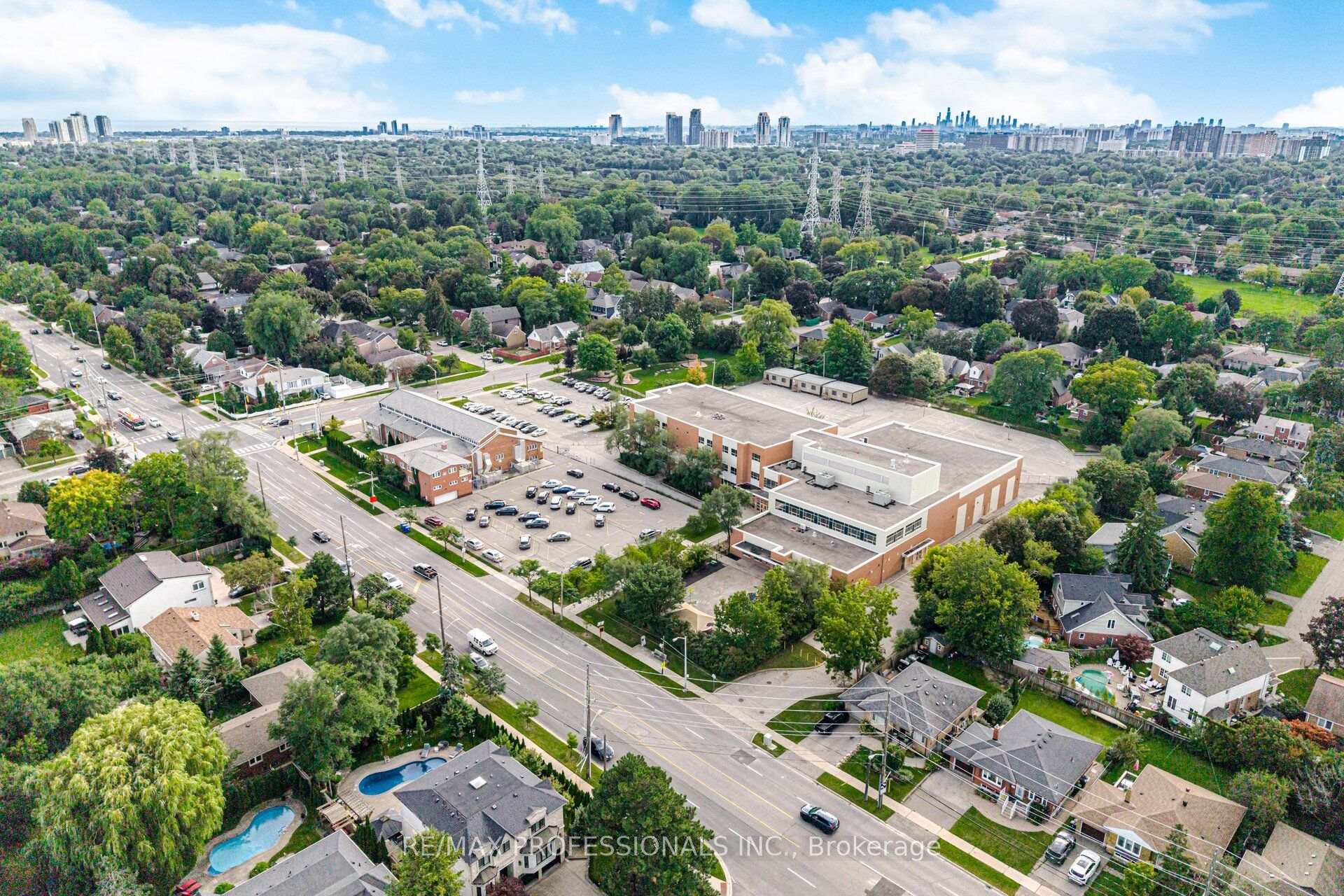 Photo 50 of 8 Beaverbrook Avenue, Etobicoke, Princess-Rosethorn — HOMEH