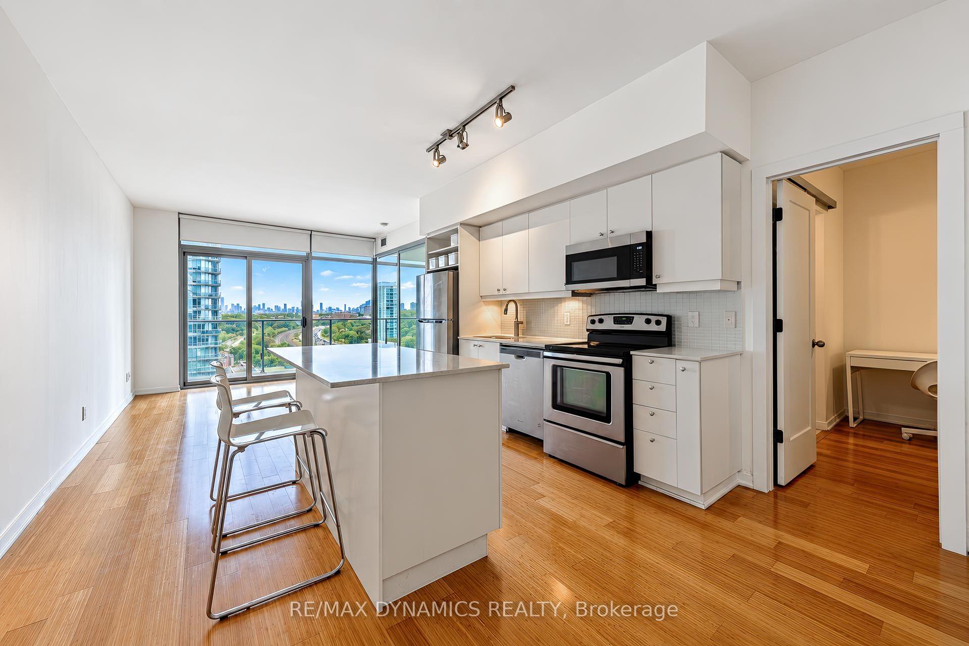 Photo 5 of Unit 1202, 103 The Queens Way, Toronto, High Park-Swansea — HOMEH