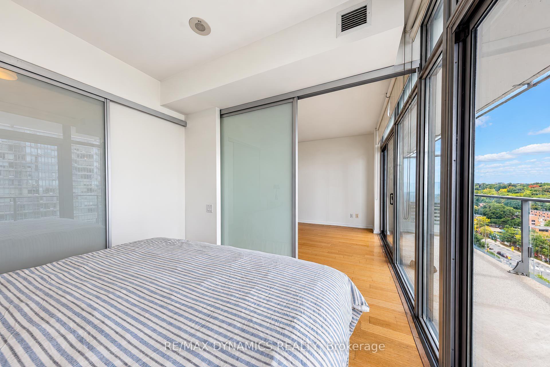 Photo 8 of Unit 1202, 103 The Queens Way, Toronto, High Park-Swansea — HOMEH