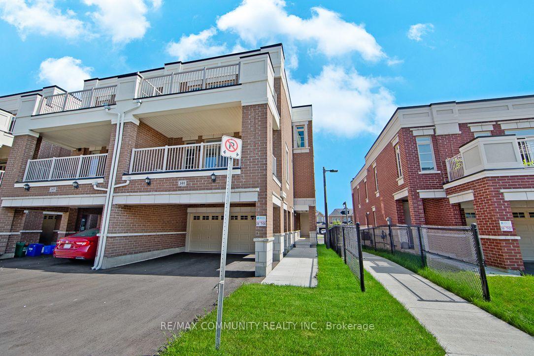 Photo 2 of Unit B, 101 Luzon Avenue, Markham, Box Grove — HOMEH